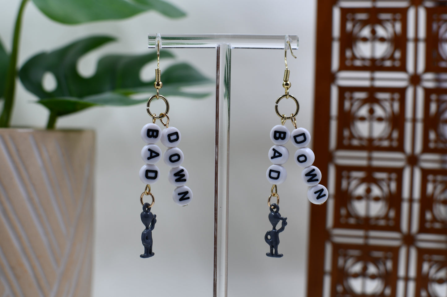 White Era Down Bad Bracelet Earrings with Gray Alien