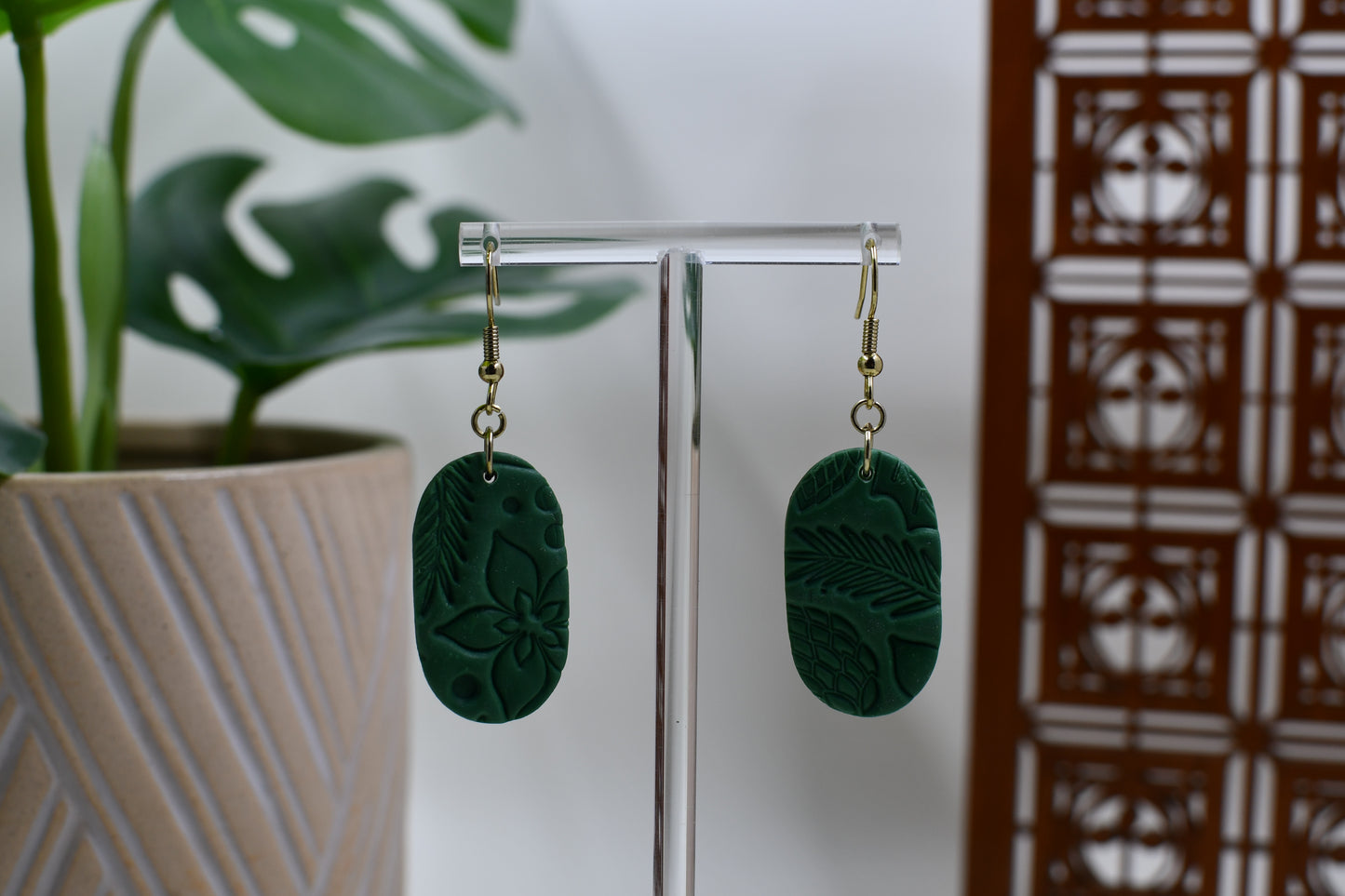 Green Christmas Pattern Embossed Oval Dangle Earrings